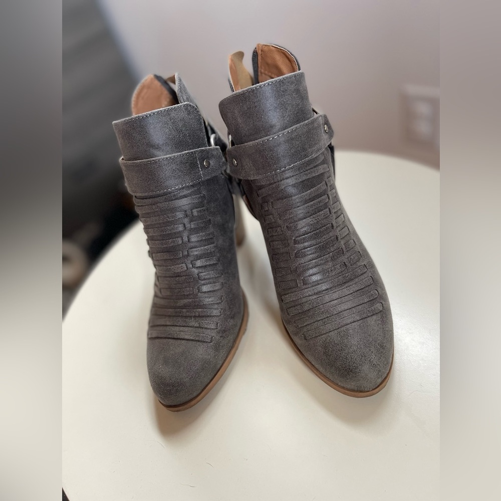 Qupid Booties - Size 8.5 - EUC